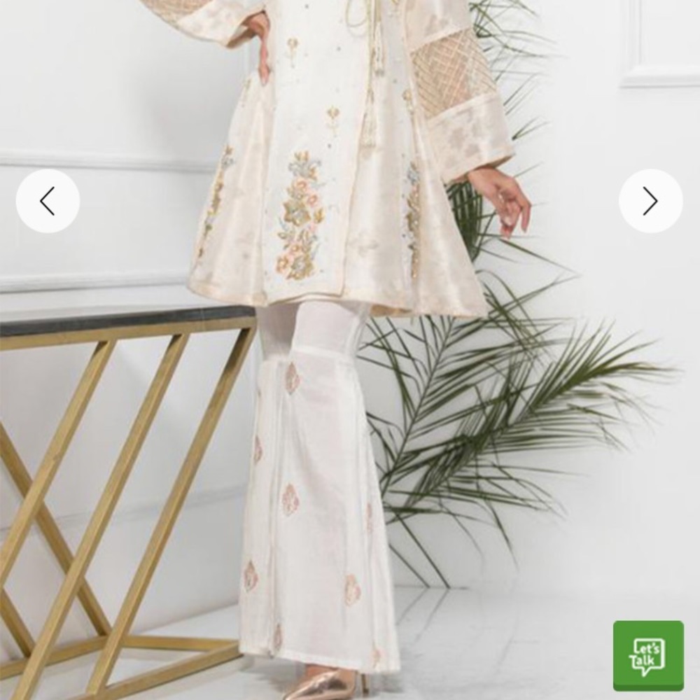 Fatima khan white outfit